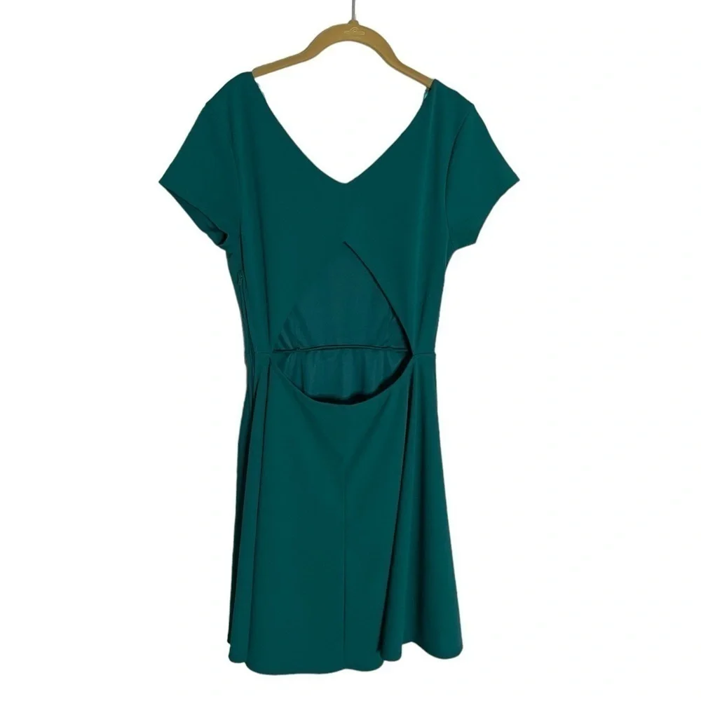 Francesca’s Alya Green Open Keyhole Back Mini Dress Medium